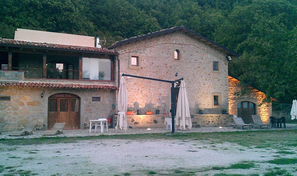 Longi Agriturismo Il Vignale מראה חיצוני תמונה