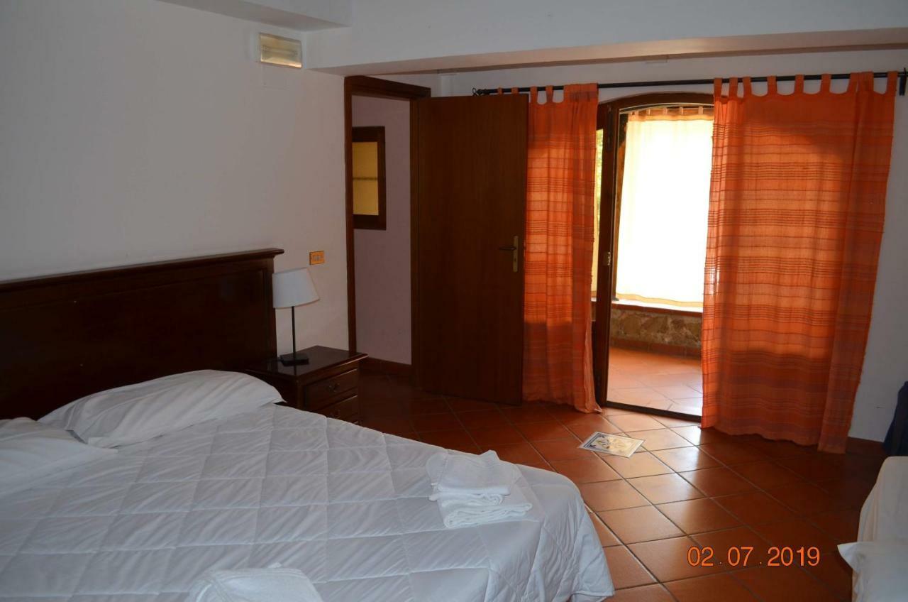 Longi Agriturismo Il Vignale מראה חיצוני תמונה
